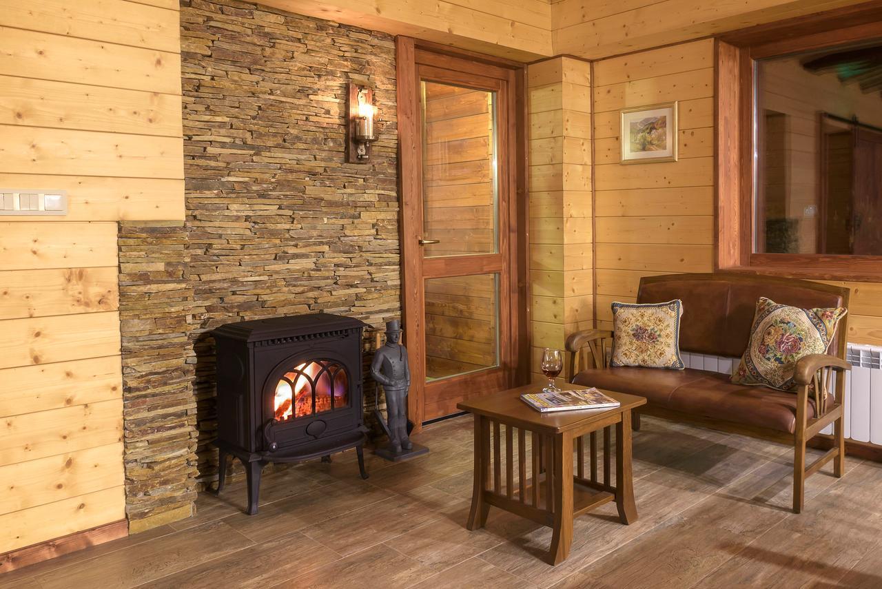 Pinus Villas Lodge With Private Jacuzzi & Phyto-Sauna Retreat Zheleznitsa Dış mekan fotoğraf