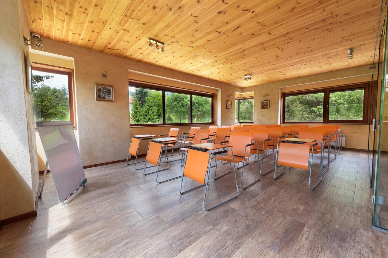 Pinus Villas Lodge With Private Jacuzzi & Phyto-Sauna Retreat Zheleznitsa Dış mekan fotoğraf